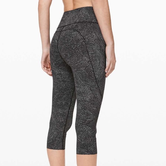 Lululemon Fast and Free Crop 19" Nulux Free Spirit Ice Grey Dot Black Size 8 - Picture 9 of 11